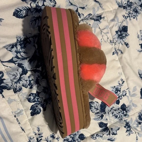 UGG Fuzzy Slide Sandals in Brown and Pink - Picture 6 of 6